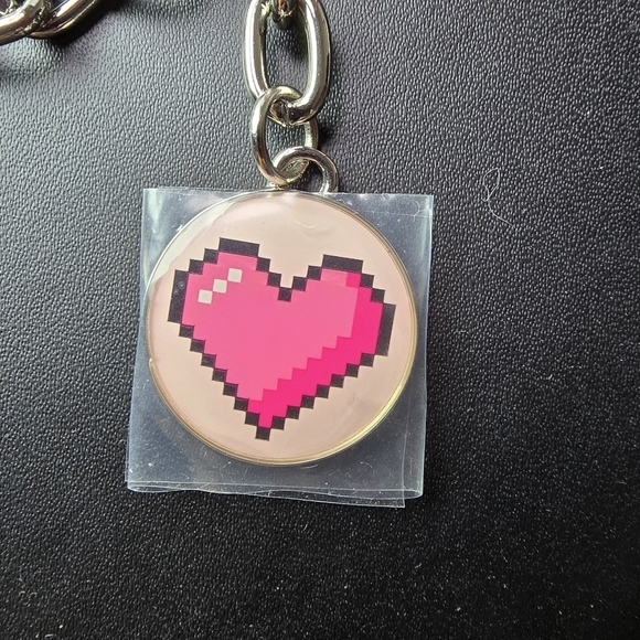 2/$20 Clinique BCRF‎ Pink Keychain - Picture 4 of 7